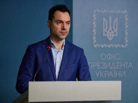 Провести деблокаду Мариуполя невозможно, военного решения сейчас нет – Арестович