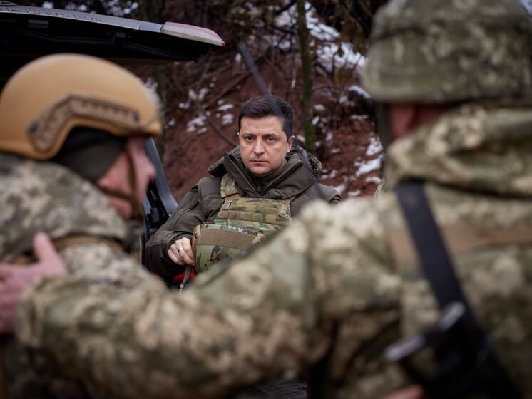 Зеленский присвоил звание Героя Украины командиру морпехов и командиру "Азова", которые защищают Мариуполь