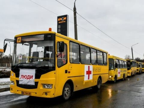 Сегодня в Украине заработает семь гуманитарных коридоров