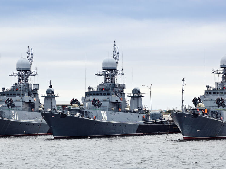 Четыре корабля ВМФ России обстреляли Мариуполь – "Азов"