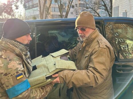 Григол Катамадзе передал теробороне Киева и Одессы бронежилеты