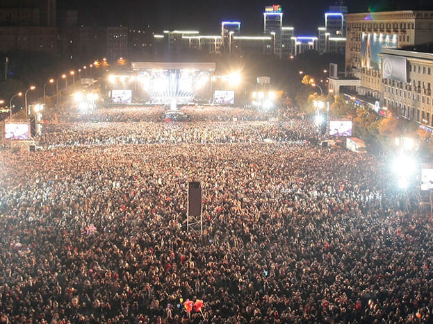 Queen оприлюднила запис свого концерту у Харкові на площі Свободи 2008 року, оголосивши збір коштів на допомогу Україні після нападу РФ