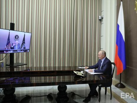 Путіна Байден (на фото зліва) називав кривавим диктатором