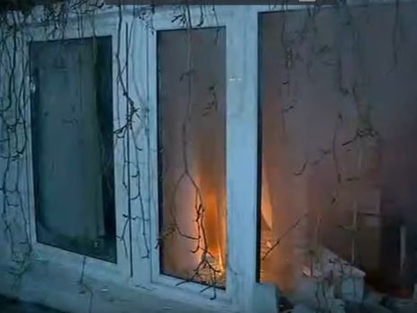 Националисты забросали дымовыми шашками офис, который, возможно, принадлежит Медведчуку