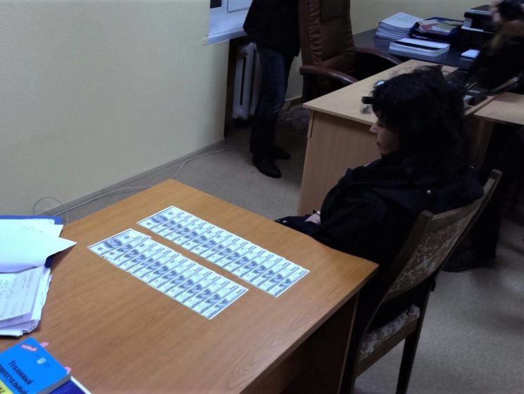 Аваков: Учительница пыталась продать 13-летнюю ученицу за $10 тыс.