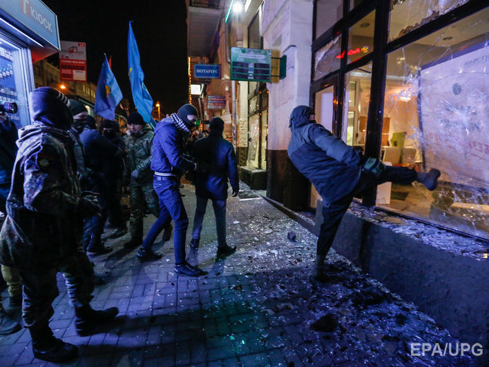 Глава полиции Киева: Мы сможем привлечь к ответственности тех, кто устроил погром "Сбербанка"