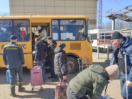 Evacuation of civilians from Donetsk region continues