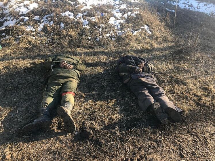 "Выглядят жалко". Украинские военные взяли в плен четырех боевиков "ЛДНР"