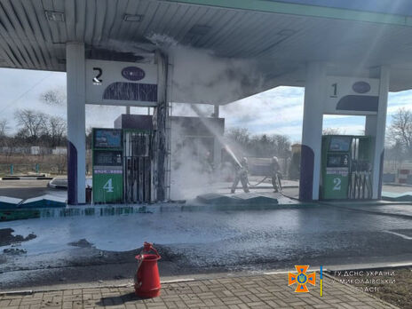Російські окупанти обстріляли заправку у Миколаєві. Загинуло троє людей