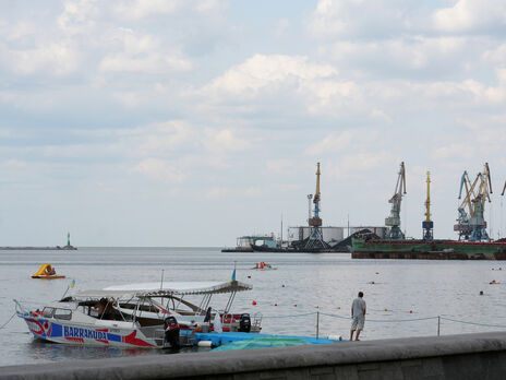 Розпочато провадження щодо захоплення та викрадення окупантами п'яти українських кораблів із зерном із морського порту Бердянська