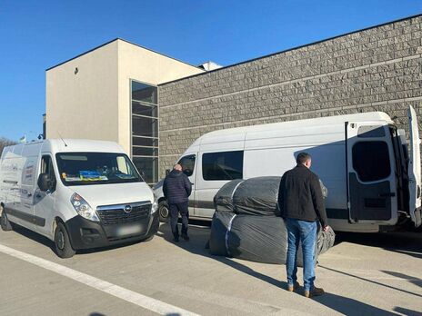 С начала вторжения РФ в Украину въехало 15 тыс. автомобилей с гуманитарной помощью