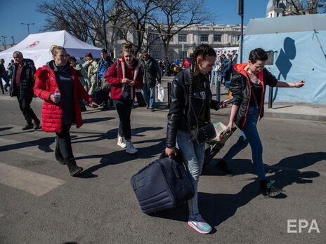 44% украинцев временно разделены с семьей из-за войны против РФ – соцопрос