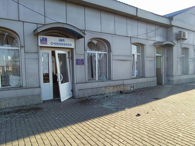 Российские оккупанты обстреляли железнодорожную станцию в Донецкой области