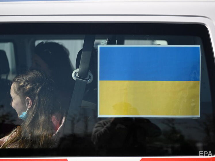 Більше ніж половина українських дітей за місяць війни стали переселенцями – ЮНІСЕФ