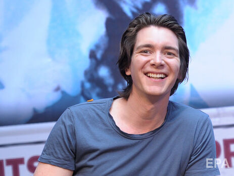 Зірка фільмів про Гаррі Поттера купив створену Усиком футболку з лімітованої серії на підтримку України. Фото