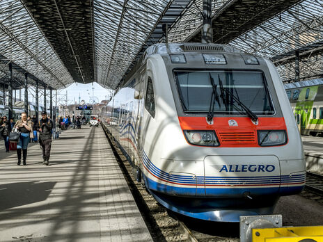 Хельсинки приостанавливают железнодорожное сообщение с Санкт-Петербургом