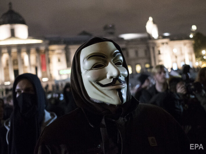 Хакеры Anonymous &ndash; Путину: Люди узнают, чем на самом деле является экономика РФ. Мы в твоем дворце