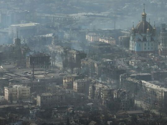 Командир полка "Азов": Мариуполь сейчас – огромные руины, город можно сравнить с Дрезденом 45-го года