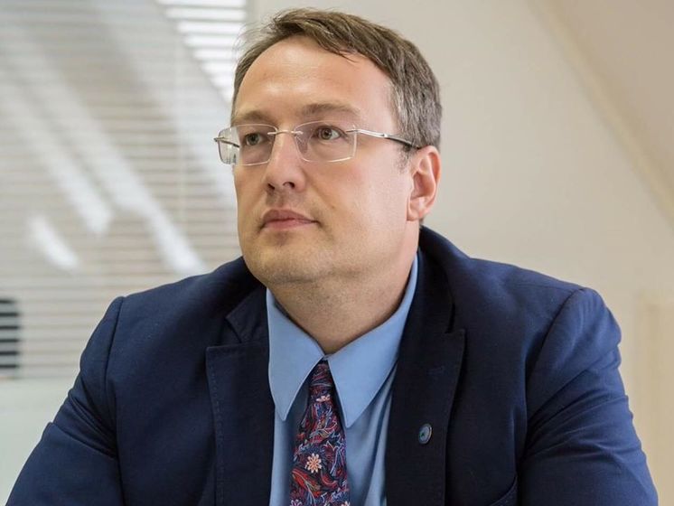 Антон Геращенко: Битье витрин банков не решит проблему противостояния Украины и России