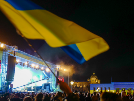 Более 100 тыс. человек собрались в центре Вены на благотворительном концерте в поддержку Украины