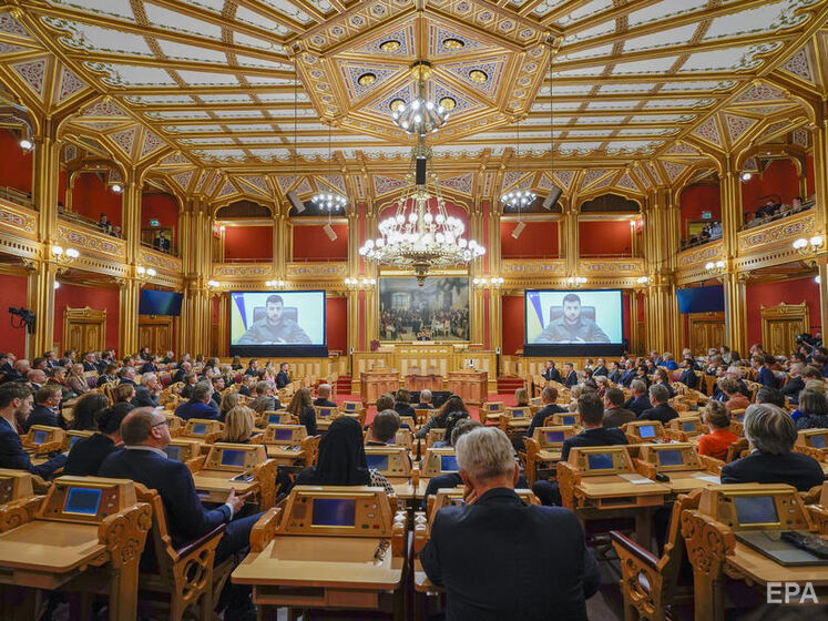 Зеленський виступив у парламенті Норвегії. Він став першим іноземним лідером із часів Другої світової після Черчилля, якому дали таке право