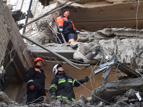 Кількість жертв обстрілу Миколаївської ОДА зросла до 20 осіб – ДСНС