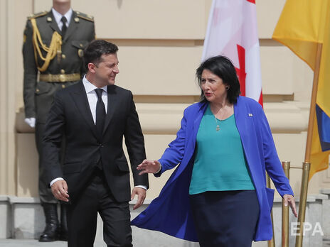 Зурабішвілі (праворуч) заявила, що грузини солідарні з Україною, оскільки добре знають, що таке російська агресія
