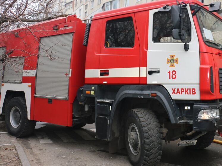 У Харкові після нічного обстрілу виникли пожежі на площі тисячі квадратних метрів – ДСНС