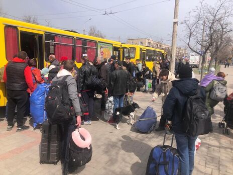 2 квітня гуманітарними коридорами евакуювали понад 4,2 тис. людей – Верещук
