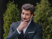 "Работайте и не ведите себя так, будто нам весь мир должен". Салем обратился к украинским мужчинам, которые во время войны уехали за границу