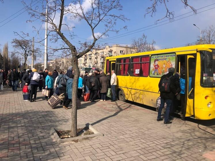"Поки є можливість – рятуйте ваших дітей!" Гайдай закликав жителів Луганської області евакуйовуватися