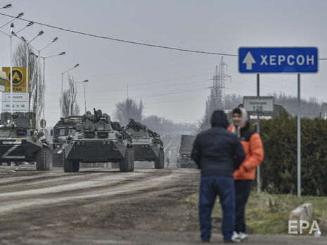 Российские оккупанты готовятся к сдаче и выходу из Херсона – Арестович