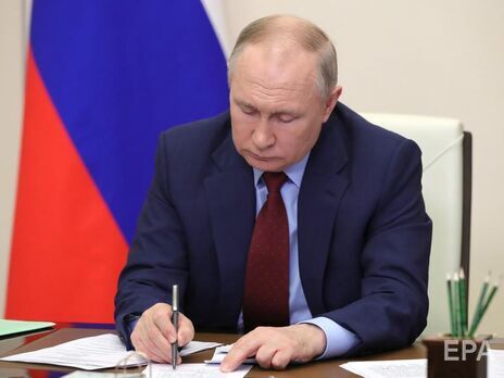 Життя доньок Путіна, як зазначає Bloomberg, "огорнуте таємницею". Глава Кремля приховує інформацію про особисте життя