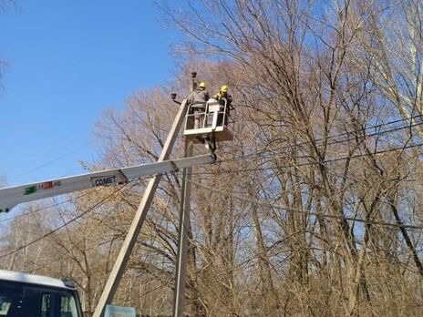 ДТЭК Ахметова частично возобновил электроснабжение еще 11 населенных пунктов в освобожденной от оккупантов Киевской области