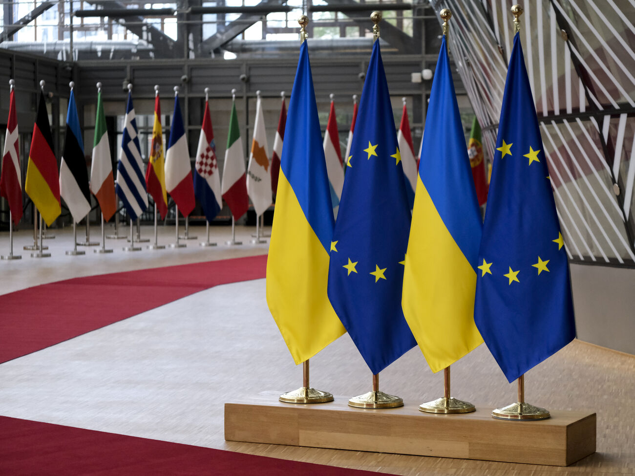 “Абсолютный рекорд за все годы исследований”. По данным социологов, вступление Украины в Евросоюз поддерживает 91% украинцев