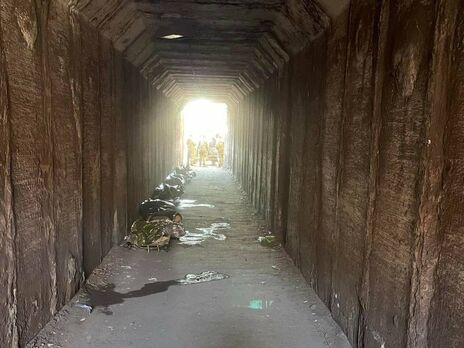 Оккупанты в Мариуполе собирают тела убитых мирных жителей, а затем уничтожают в мобильных крематориях или хоронят в братских могилах – горсовет