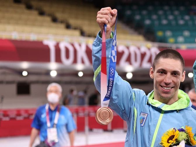 Украинские спортсмены передали ВСУ $80 тыс., полученные от продажи своих медалей на аукционах