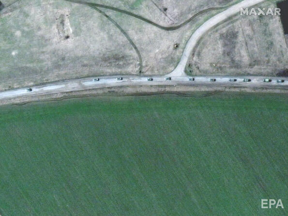 Maxar опублікувала супутникові знімки майже 13-кілометрової колони російських окупантів на схід від Харкова