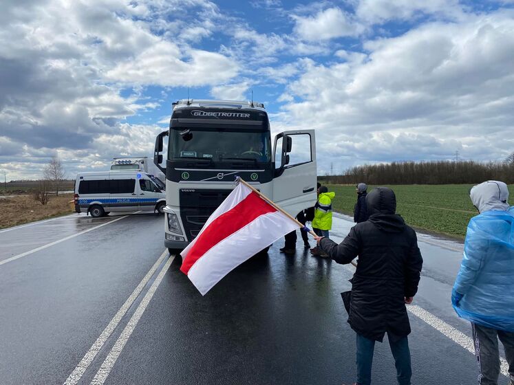 Закінчився протест активістів, які блокували вантажівки на польсько-білоруському кордоні