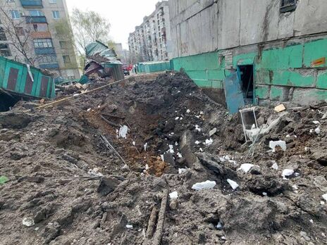 Оккупанты обстреляли в Лисичанске многоэтажный дом, погиб мирный житель – глава ОВА