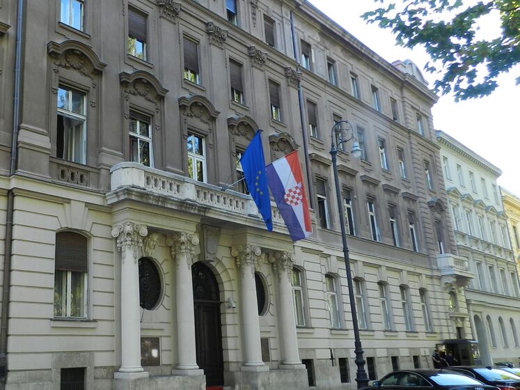 Хорватія оголосила персонами нон ґрата 24 росіян із посольства у Загребі