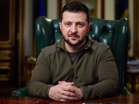 Зеленский: Мы не получаем столько необходимого оружия, чтобы деблокировать Мариуполь