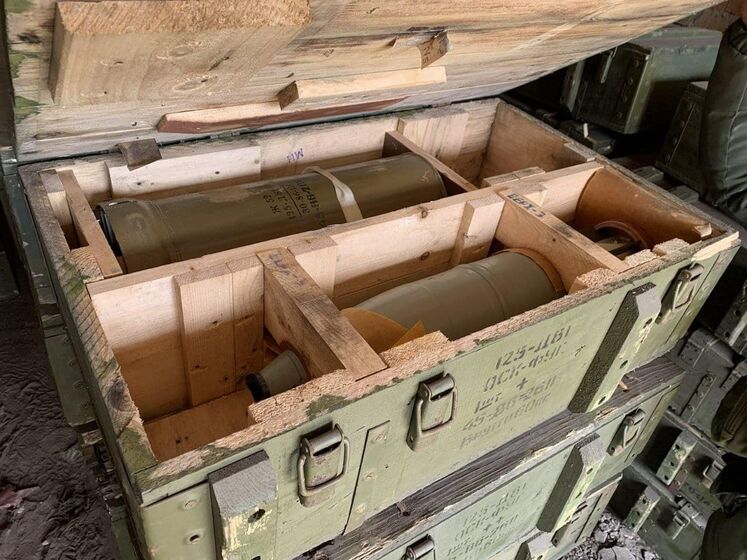 У Київській області виявили схрон окупантів із боєприпасами – 100 ящиків зі снарядами калібру 125 мм