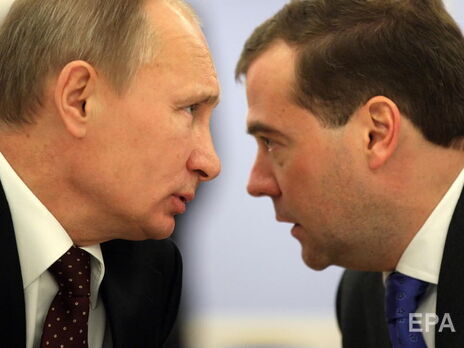 Медведєв (праворуч) відреагував на затримання в Україні кума Путіна (ліворуч)