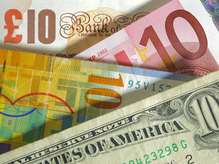 НБУ разрешил банкам продавать населению наличную иностранную валюту