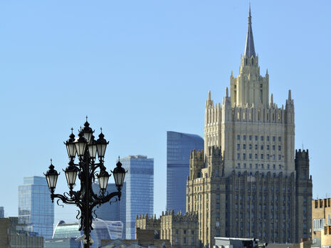 Чиновников консульских миссий стран Балтии МИД России объявил "persona nоn grata"