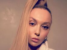 Полякова ответила на вопрос, будет ли петь на русском языке после войны