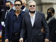 Сын Алена Делона показал, как сейчас выглядит 86-летний актер. Видео