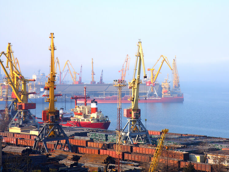 Минобороны РФ обвинило Украину в подготовке "химатаки" в порту Южный. В Одесской ОВА объяснили: РФ создает себе "информационное алиби"
