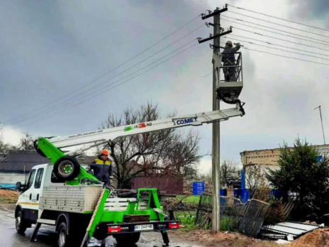 Энергетики ДТЭК накануне Пасхи вернули свет для 20 тыс. семей в Киевской и Донецкой областях
